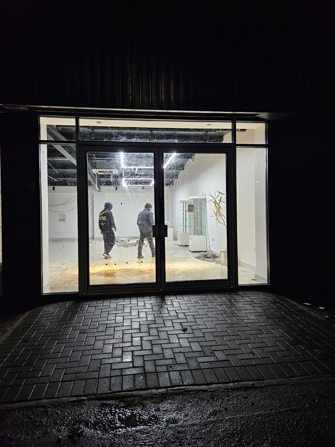 Commercial aluminium shopfront installation – Prestige Aluminium Systems