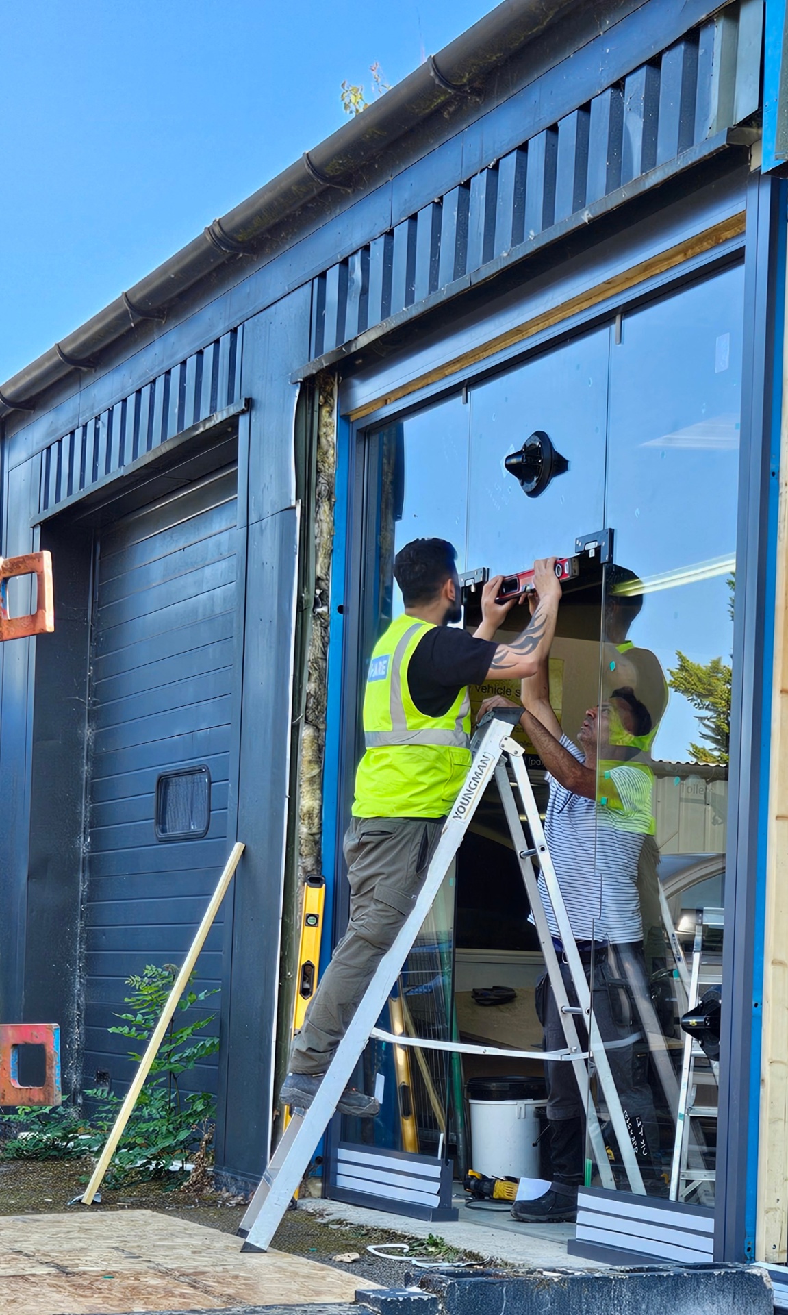 Sascron Car Dealership Oxford — aluminium curtain wall and showroom glazing – Prestige Aluminium Systems