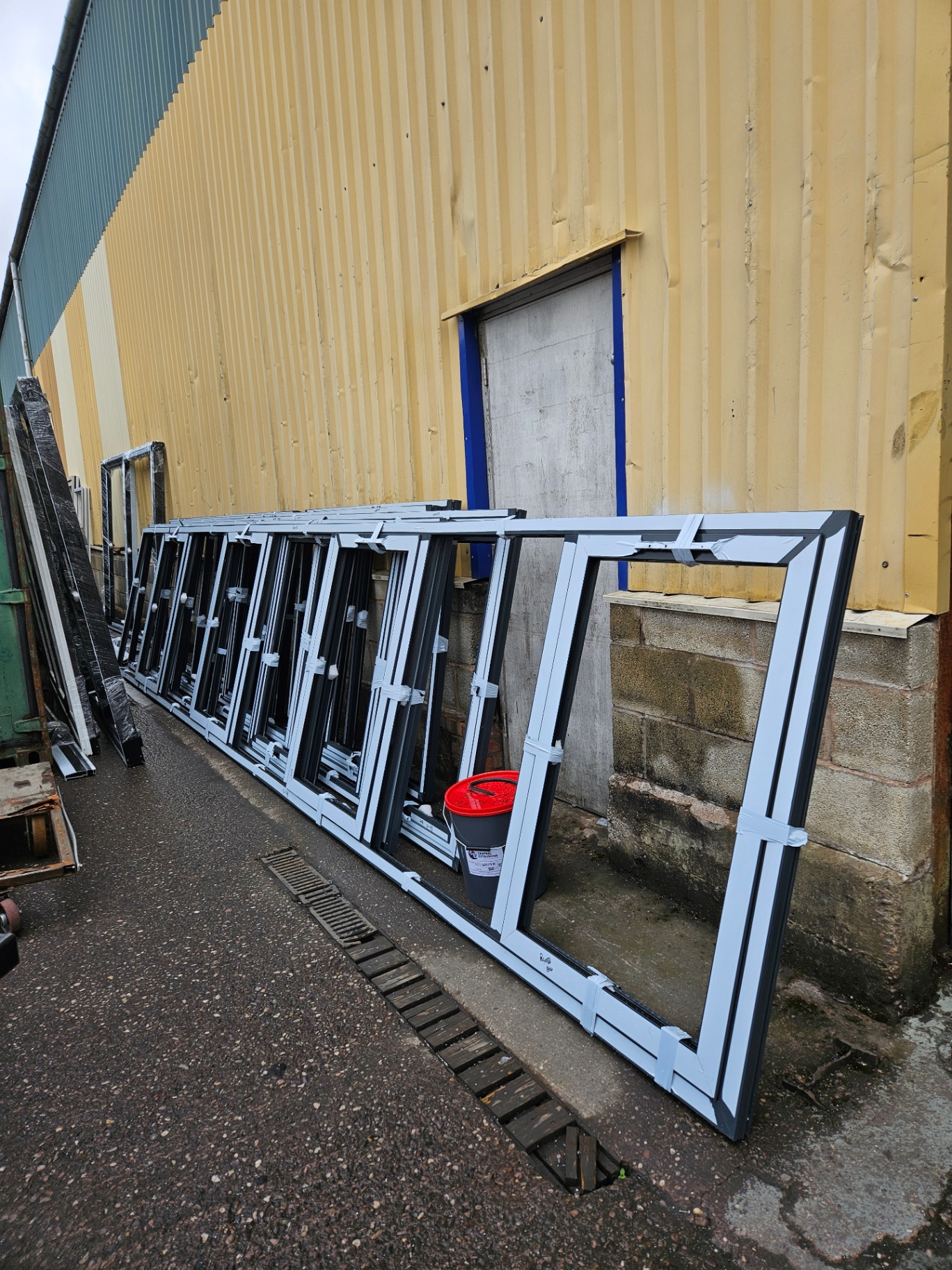 Thermally broken aluminium windows installation – Prestige Aluminium Systems