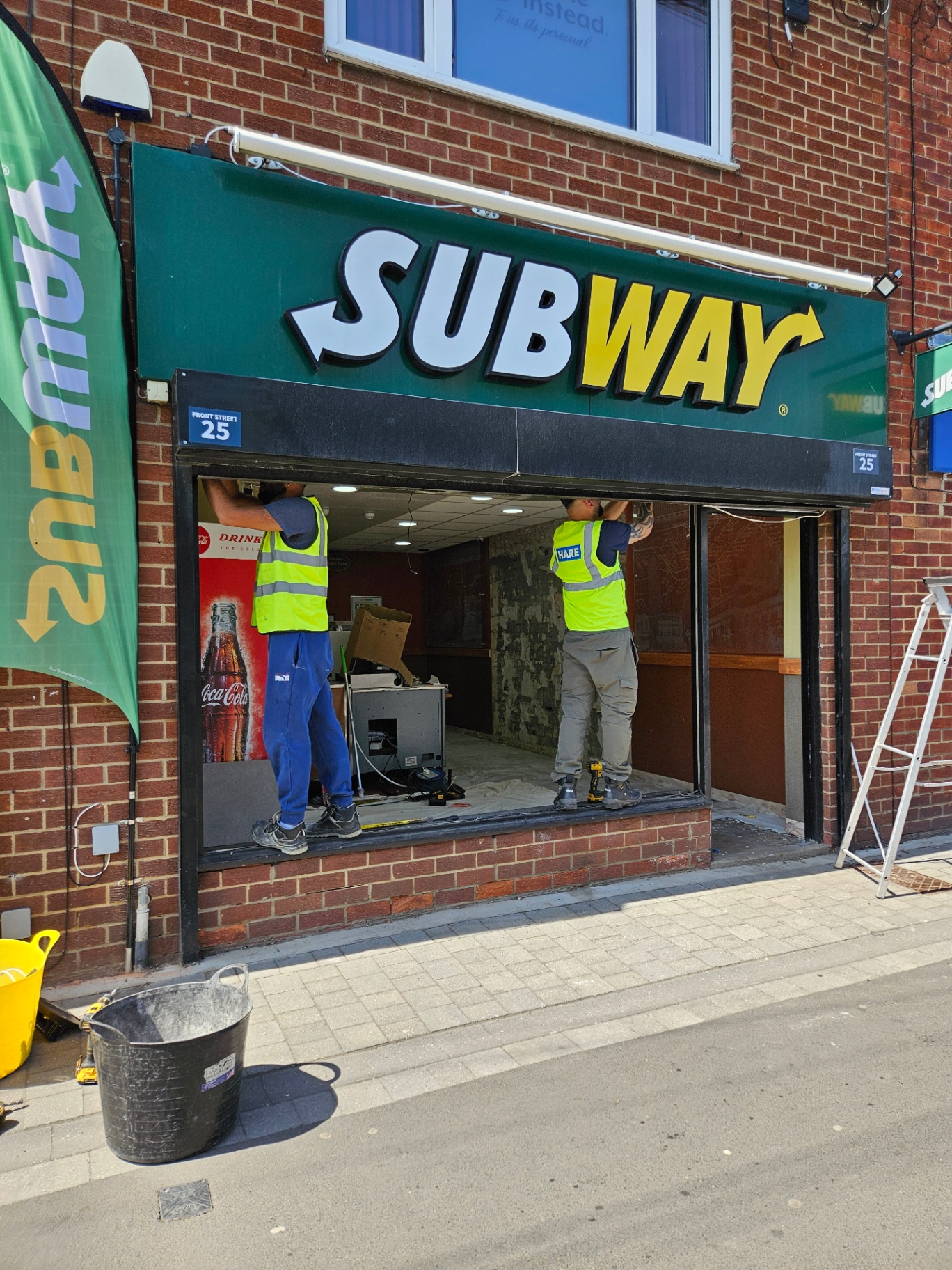 Subway Newcastle — commercial aluminium shopfront and entrance system – Prestige Aluminium Systems
