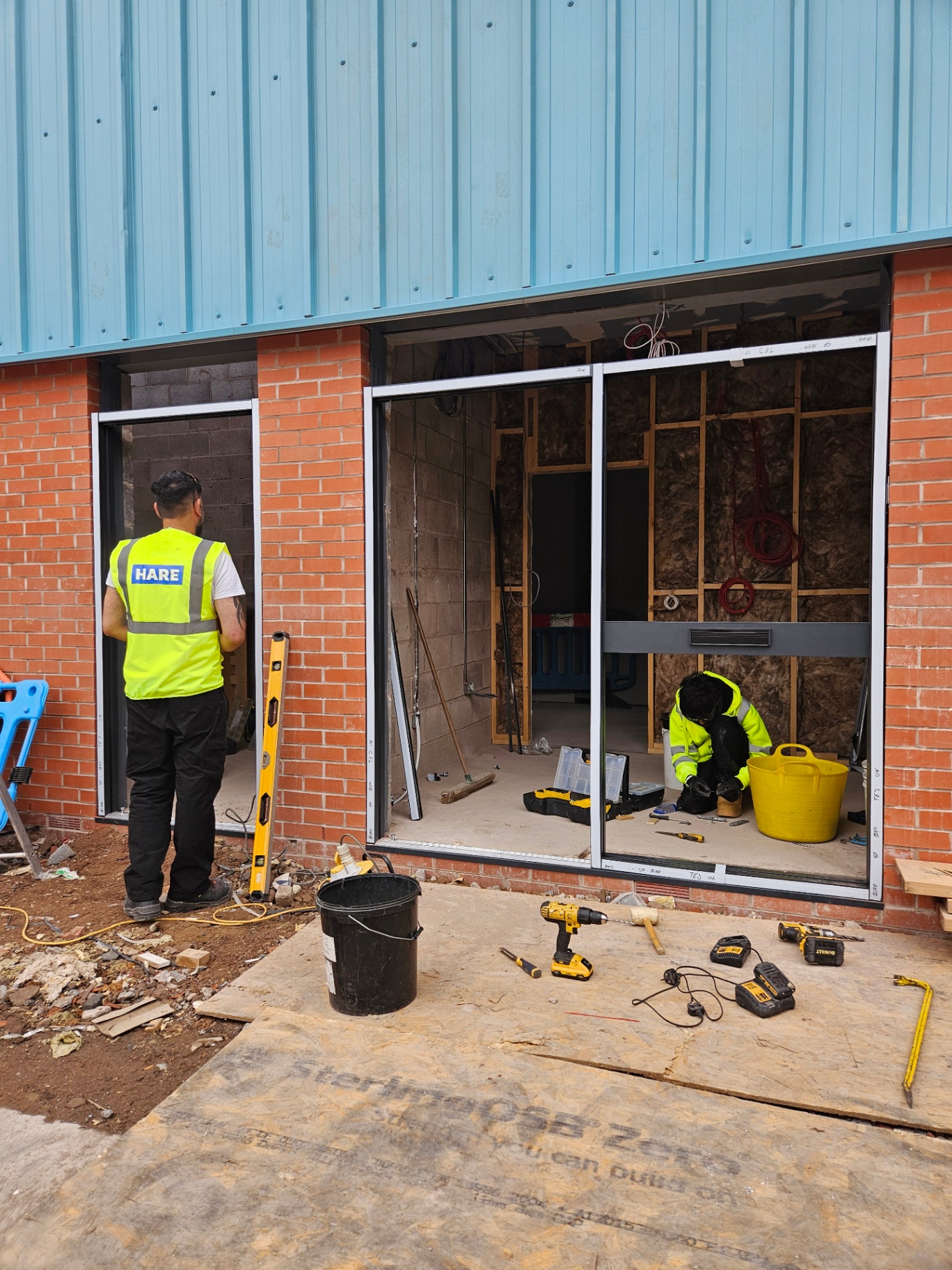 Thermally broken aluminium windows installation – Prestige Aluminium Systems